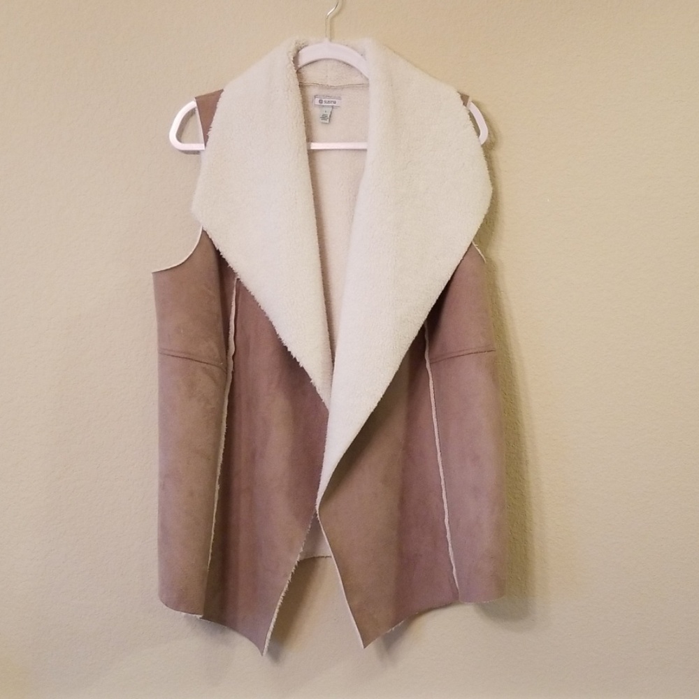 Large Size faux suede vest.